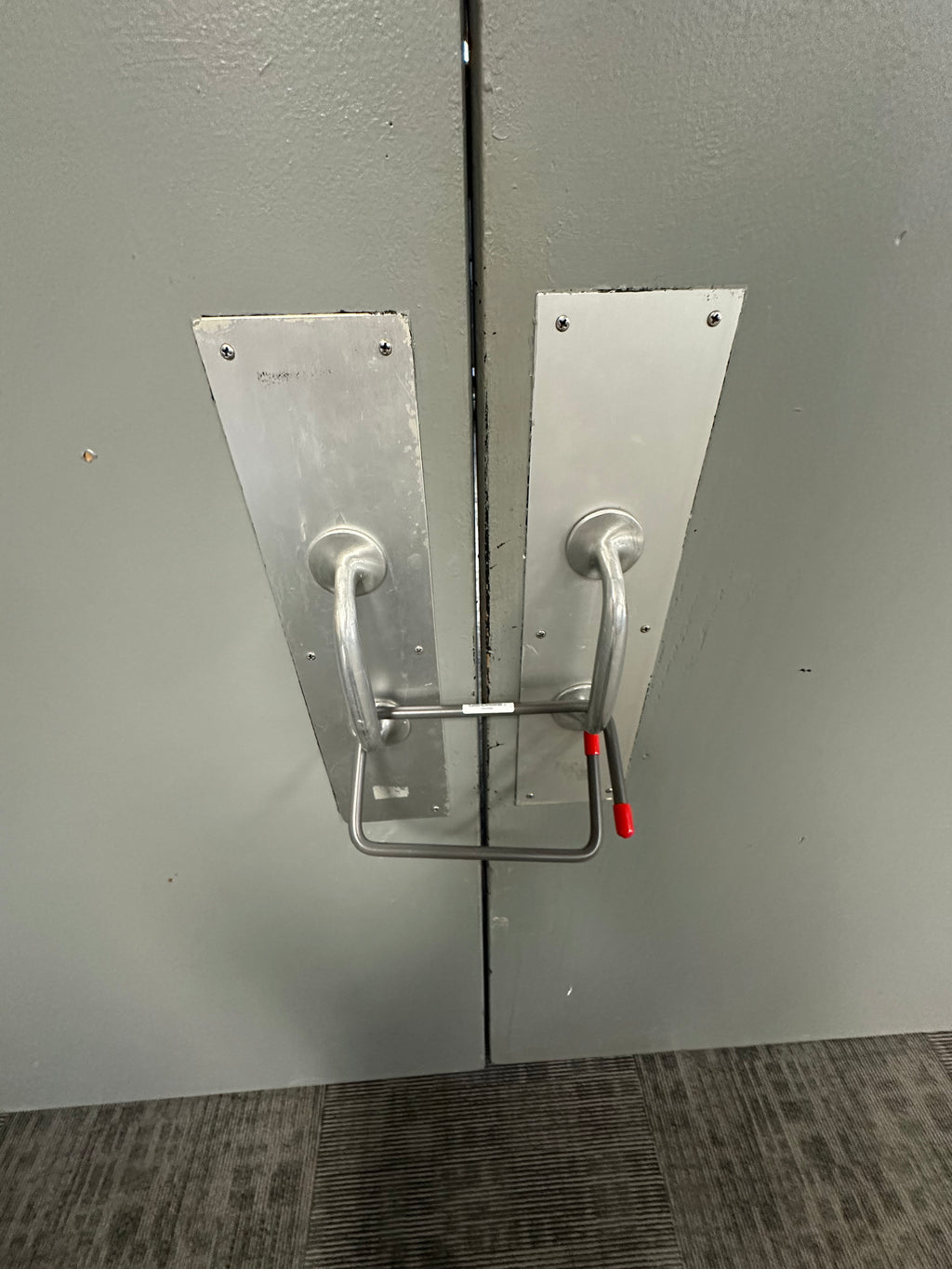 Quick Double-Door Loc-Down