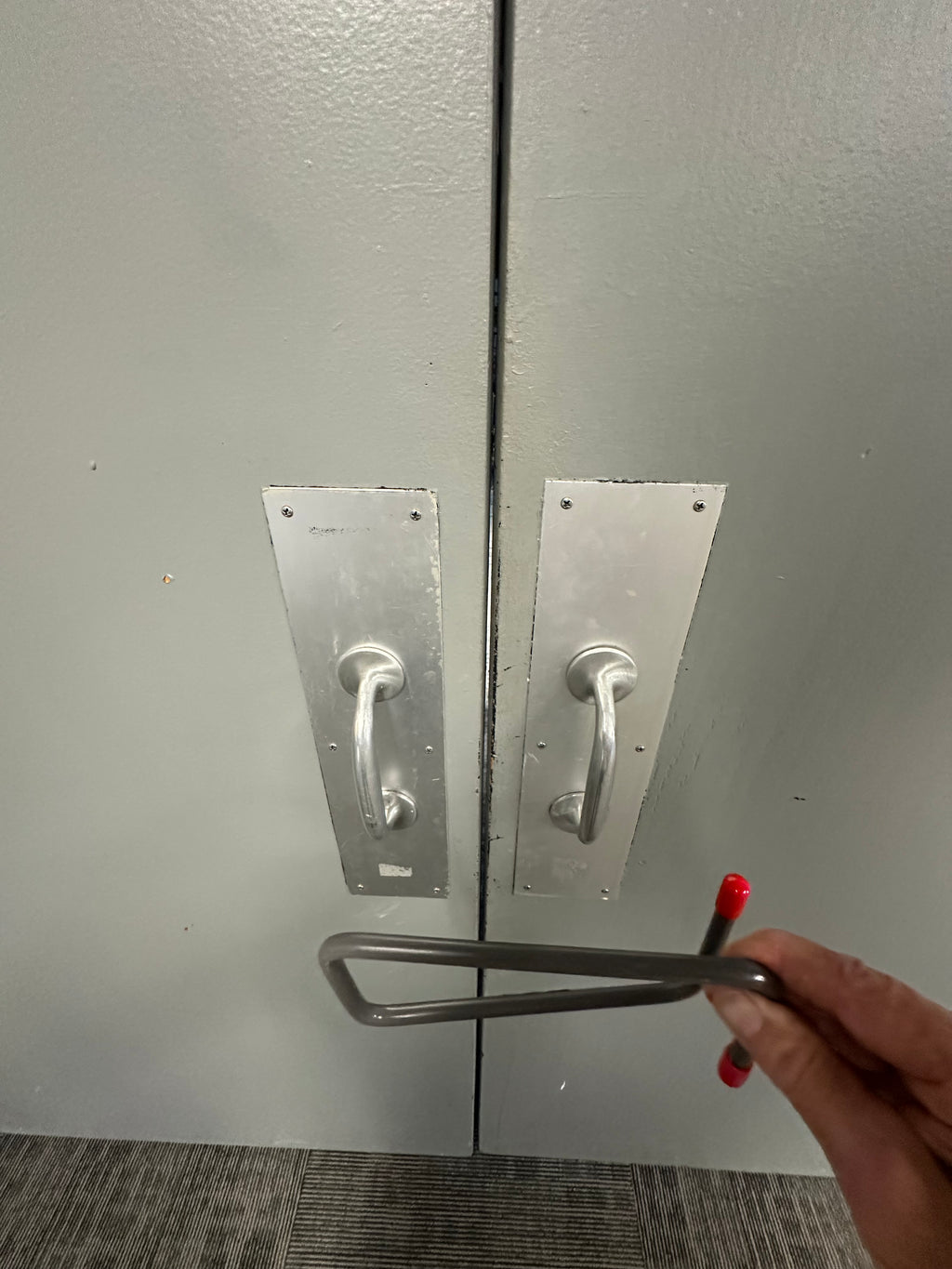 Quick Double-Door Loc-Down