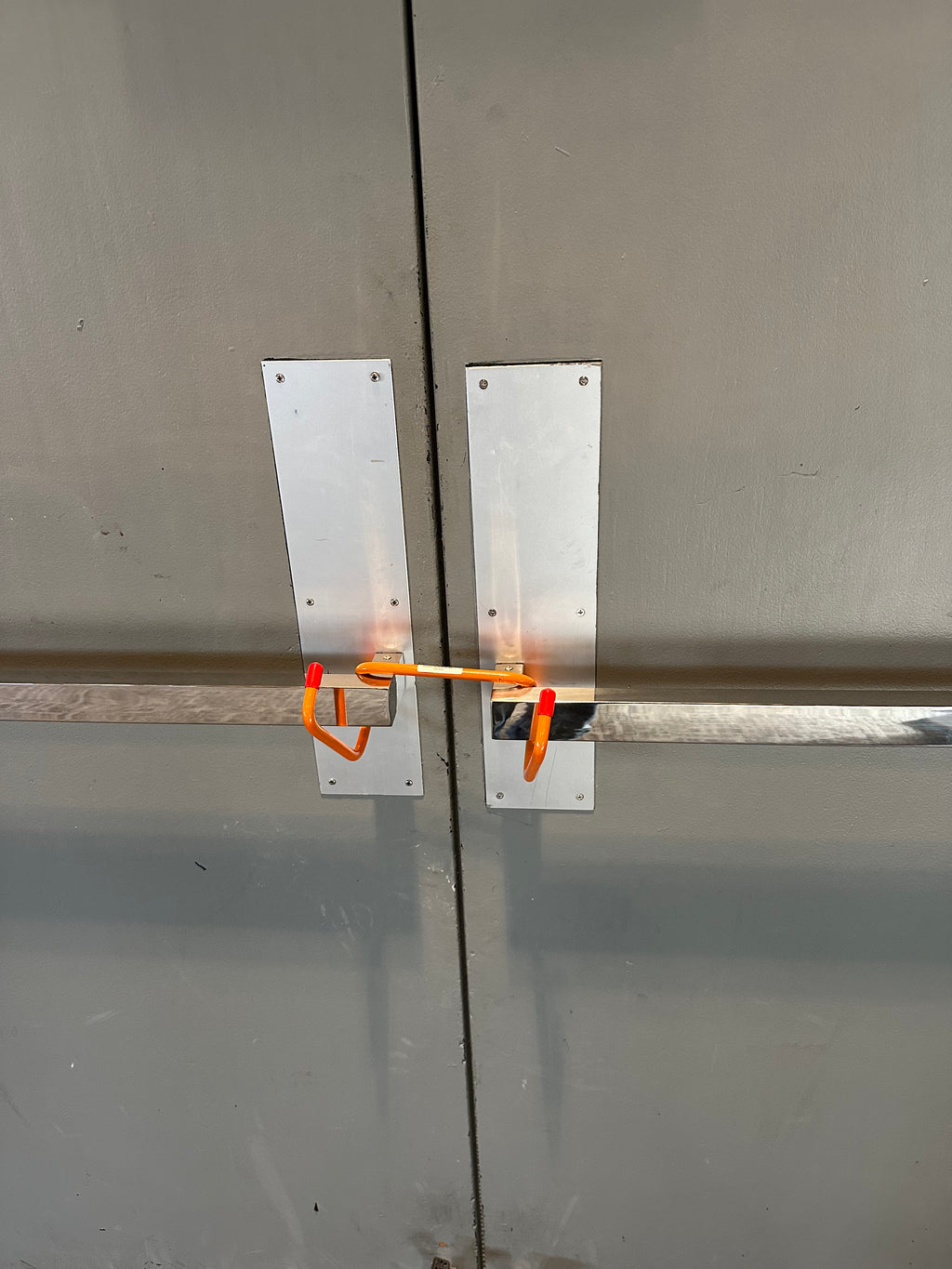 Quick Double-Door Loc-Down